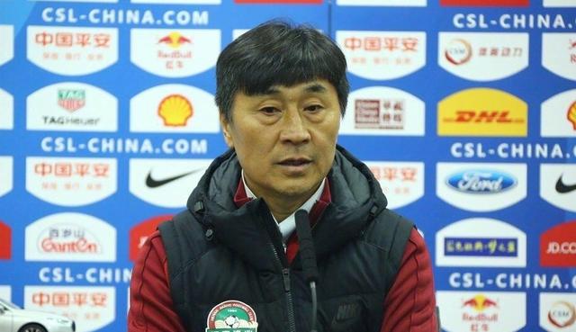 这也不能怪他，因为他是今天这场生日宴会里，唯一一个不知道回春丹到底价值几何的人。